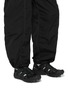 模特儿示范图 - 点击放大 - SALOMON - Udara Advanced Men's Sneakers