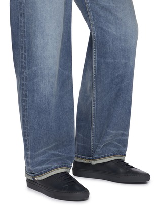 模特儿示范图 - 点击放大 - COMMON PROJECTS - Achilles Premium Leather Men's Sneakers