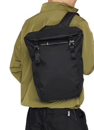 模特儿示范图 - 点击放大 - CÔTE&CIEL - ISARAU XS 斜挎包