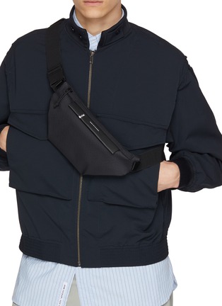 模特儿示范图 - 点击放大 - CÔTE&CIEL - ORNE 单肩包