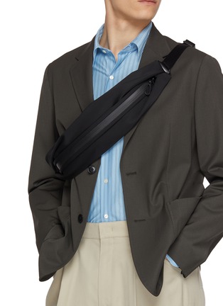 模特儿示范图 - 点击放大 - CÔTE&CIEL - PO L 背心式托特包