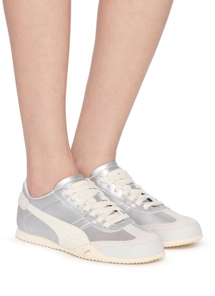 模特儿示范图 - 点击放大 - PUMA - Bella UT LEA Low Top Women's Sneakers