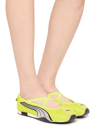 模特儿示范图 - 点击放大 - PUMA - H-Street Ballet Women's Sneakers