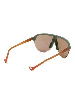 模特儿示范图 - 点击放大 - DISTRICT VISION - Nagata Speed Blade Mask Sunglasses