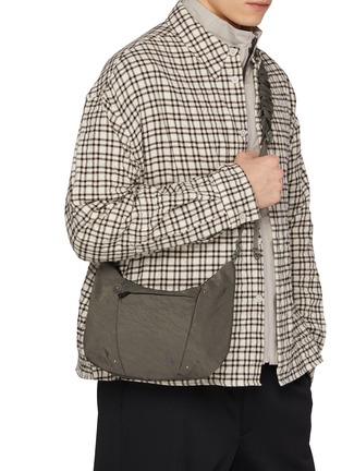 模特儿示范图 - 点击放大 - F/CE. - Textured Twill Pouch