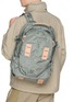 模特儿示范图 - 点击放大 - F/CE. - 420 Re/Cor Ballon Travel Backpack