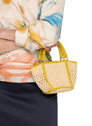 模特儿示范图 - 点击放大 - LIMAIA - Nivo Raffia Tote Bag