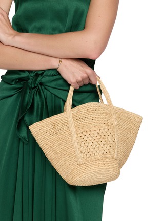 模特儿示范图 - 点击放大 - LIMAIA - Leslie Raffia Tote Bag