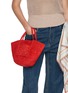 模特儿示范图 - 点击放大 - LIMAIA - Leslie Raffia Tote Bag