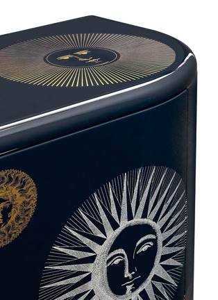 细节 –点击放大 - FORNASETTI - Soli E Lune 弧形储物柜