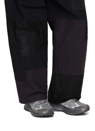 模特儿示范图 - 点击放大 - COMME DES GARÇONS HOMME - X New Balance 2010V Men's Sneakers