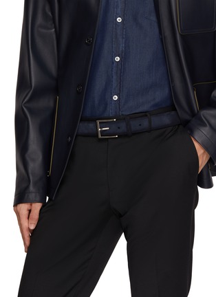 模特儿示范图 - 点击放大 - MAGNANNI - 金属扣绒面皮腰带