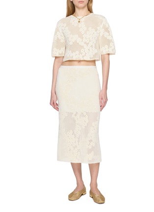 模特儿示范图 - 点击放大 - PEPA POMBO - Neia Floral Mesh Cropped Top