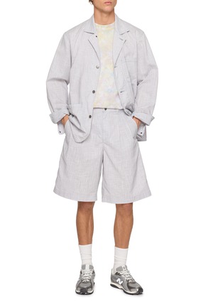 模特儿示范图 - 点击放大 - J∞QUALITY  - Buckled Side Strap Pleated Shorts