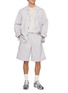 模特儿示范图 - 点击放大 - J∞QUALITY  - Buckled Side Strap Pleated Shorts