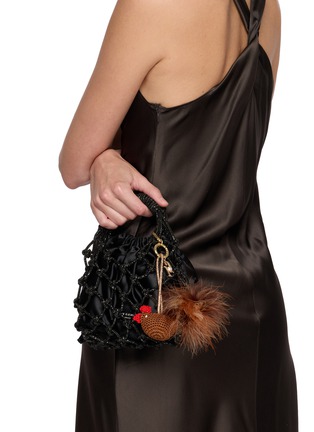 模特儿示范图 - 点击放大 - ROSANTICA - Gallinella Bag Charm