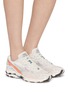模特儿示范图 - 点击放大 - MIZUNO - 中性款 WAVE RIDER 10 PREMIUM 系带运动鞋
