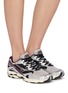 模特儿示范图 - 点击放大 - MIZUNO - WAVE RIDER 10 Sport Unisex Sneakers