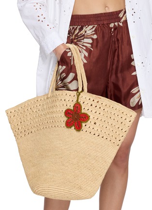 模特儿示范图 - 点击放大 - LIMAIA - Lys Raffia Bag Charm