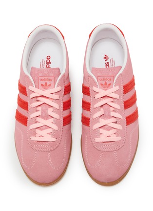 模特儿示范图 - 点击放大 - ADIDAS - 女款 GAZELLE LO PRO 系带运动鞋