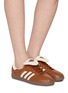 模特儿示范图 - 点击放大 - ADIDAS - 女款 SAMBA LT W 系带运动鞋