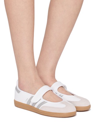 模特儿示范图 - 点击放大 - ADIDAS - Samba Jane Women's Sneakers
