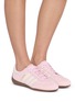 模特儿示范图 - 点击放大 - ADIDAS - Handball Spezial Lo Pro Women's Sneakers