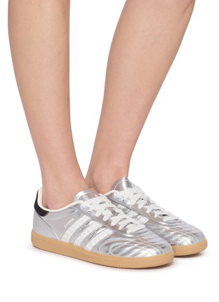 模特儿示范图 - 点击放大 - ADIDAS - Samba JP Women's Sneakers