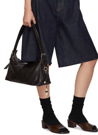 模特儿示范图 - 点击放大 - LEMAIRE - 木质摆锤挂饰