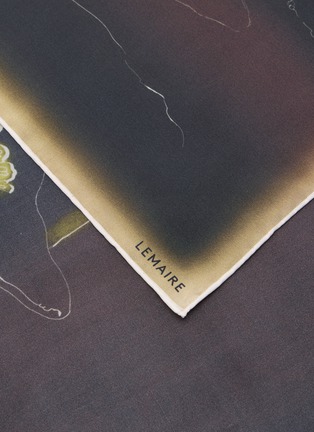 细节 - 点击放大 - LEMAIRE - HABOTAI 真丝围巾