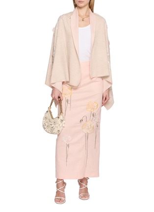 模特儿示范图 - 点击放大 - BERNADETTE - Norma Floral Embroidered Straight Skirt