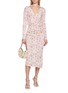 模特儿示范图 - 点击放大 - BERNADETTE - Evangeline Long Sleeve V-Neck Floral Print Top
