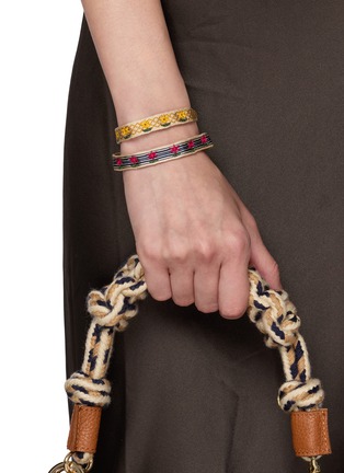 模特儿示范图 - 点击放大 - GUANABANA - Embroidered Bracelet