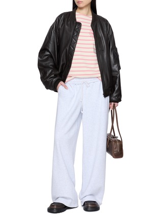 模特儿示范图 - 点击放大 - MARDI MERCREDI - Flower Embroidered Striped Cotton T-Shirt