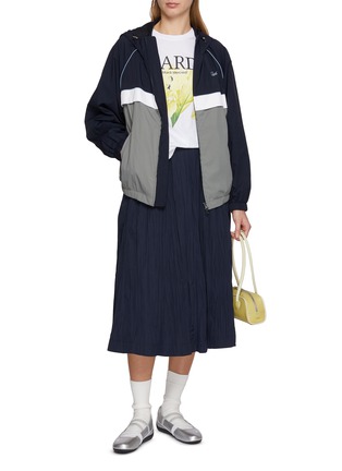 模特儿示范图 - 点击放大 - MARDI MERCREDI - Lilies 06 Cotton T-Shirt