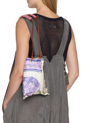 模特儿示范图 - 点击放大 - MANIPURI - Small Paracord Reversible Tote Bag