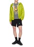 模特儿示范图 - 点击放大 - SATISFY - Pertex 3L Fly Rain Jacket