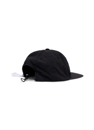 模特儿示范图 - 点击放大 - SATISFY - FliteSilk 5 Panel Pinch Cap