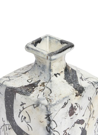  - ROBERT YELLIN - Black & White Sake Carafe