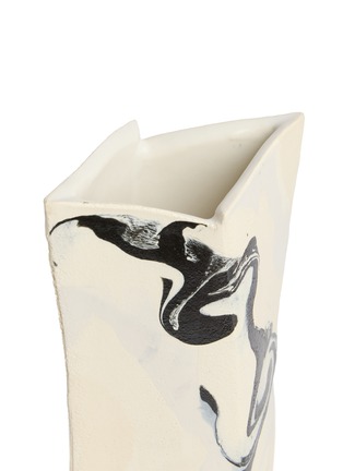 细节 –点击放大 - ROBERT YELLIN - White & Black Vase