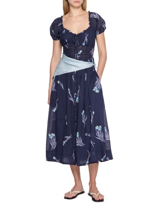 模特儿示范图 - 点击放大 - FREE PEOPLE - Complete Me Floral Print Ruched Cotton Midi Dress