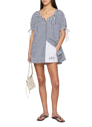 模特儿示范图 - 点击放大 - FREE PEOPLE - Farley Gathered Tie Sleeve Gingham Cotton Tunic Top
