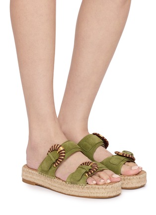 模特儿示范图 - 点击放大 - SAM EDELMAN - TABBEY 双带扣饰草编凉拖