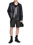 模特儿示范图 - 点击放大 - TECLOR - Textured Tailored Shorts