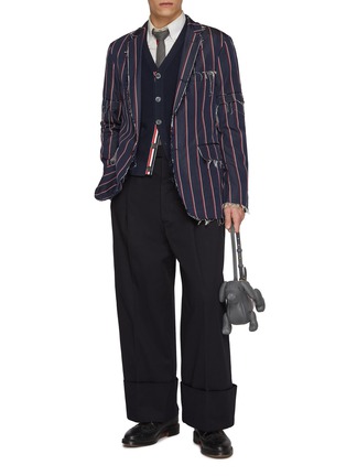 模特儿示范图 - 点击放大 - THOM BROWNE - Double Pleat Wide Leg High Rise Cotton Garbadine Pants