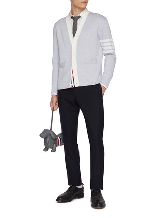 模特儿示范图 - 点击放大 - THOM BROWNE - Crest Intarsia 4 Bar Rugby Cardigan