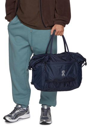 模特儿示范图 - 点击放大 - ON - Track Pack 35L Lite