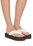 模特儿示范图 - 点击放大 - BALENCIAGA - Flat Jet Lag Frayed Strap Satin Thongs