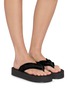 模特儿示范图 - 点击放大 - BALENCIAGA - Flat Jet Lag Frayed Strap Satin Thongs
