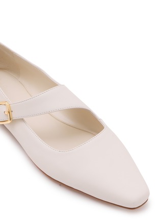 细节 - 点击放大 - PEDDER RED - CORA 扣带皮革平底鞋